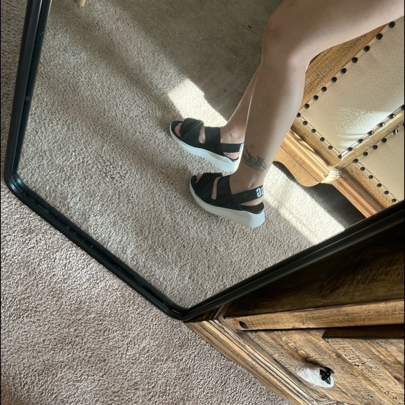 Ugg platform Black and white Sandals - Picture 10 of 12